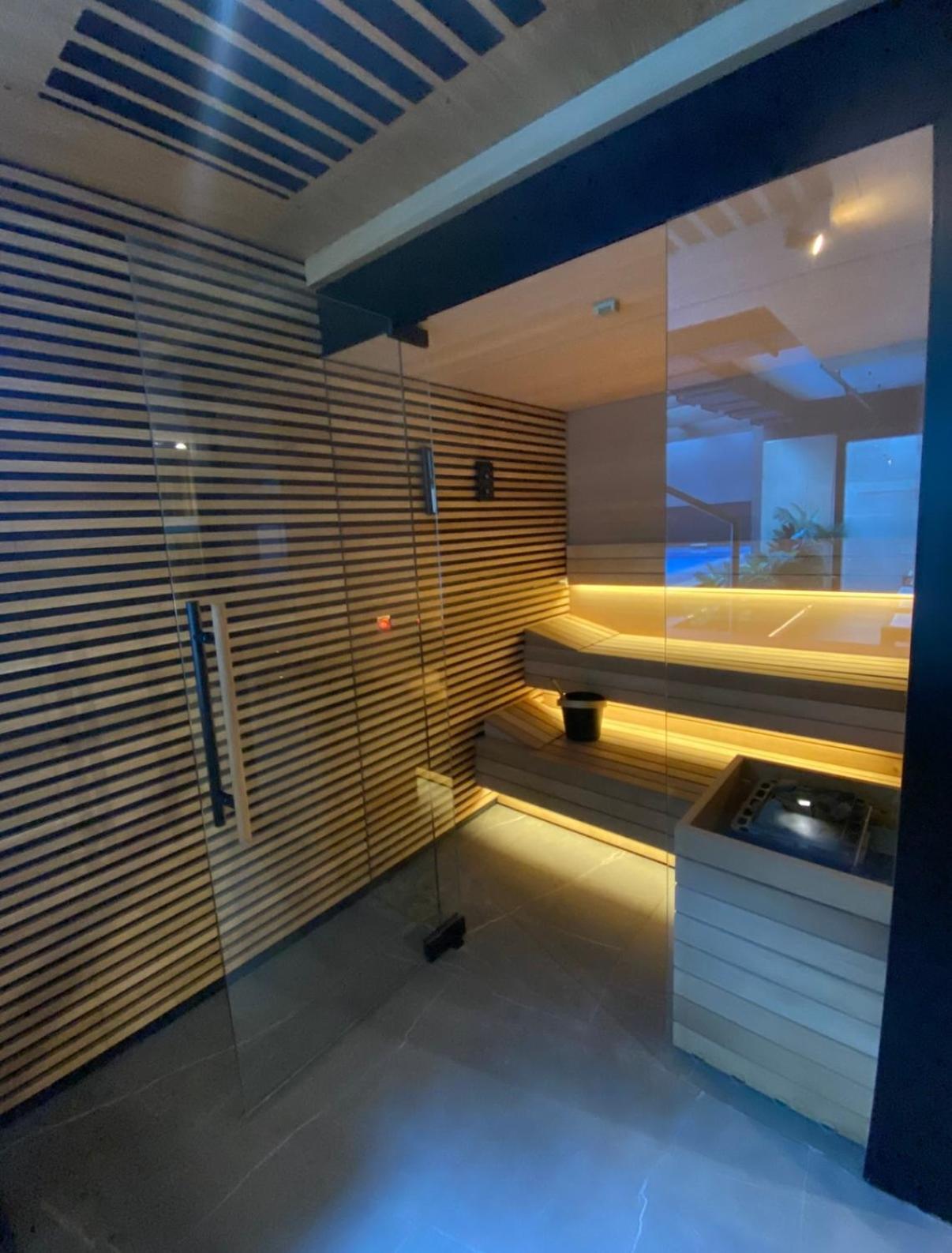 Vistula Avenue Apartment Free Parking, Swimming Pool, Sauna & Gym Красков Екстериор снимка